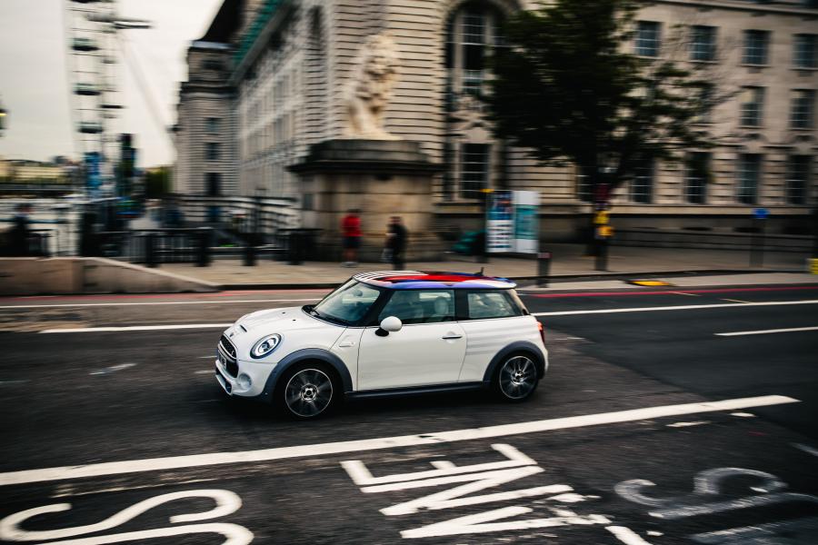  Mini Cooper S for Royal Wedding (F56) 2018 года  (фото 17 из 64)